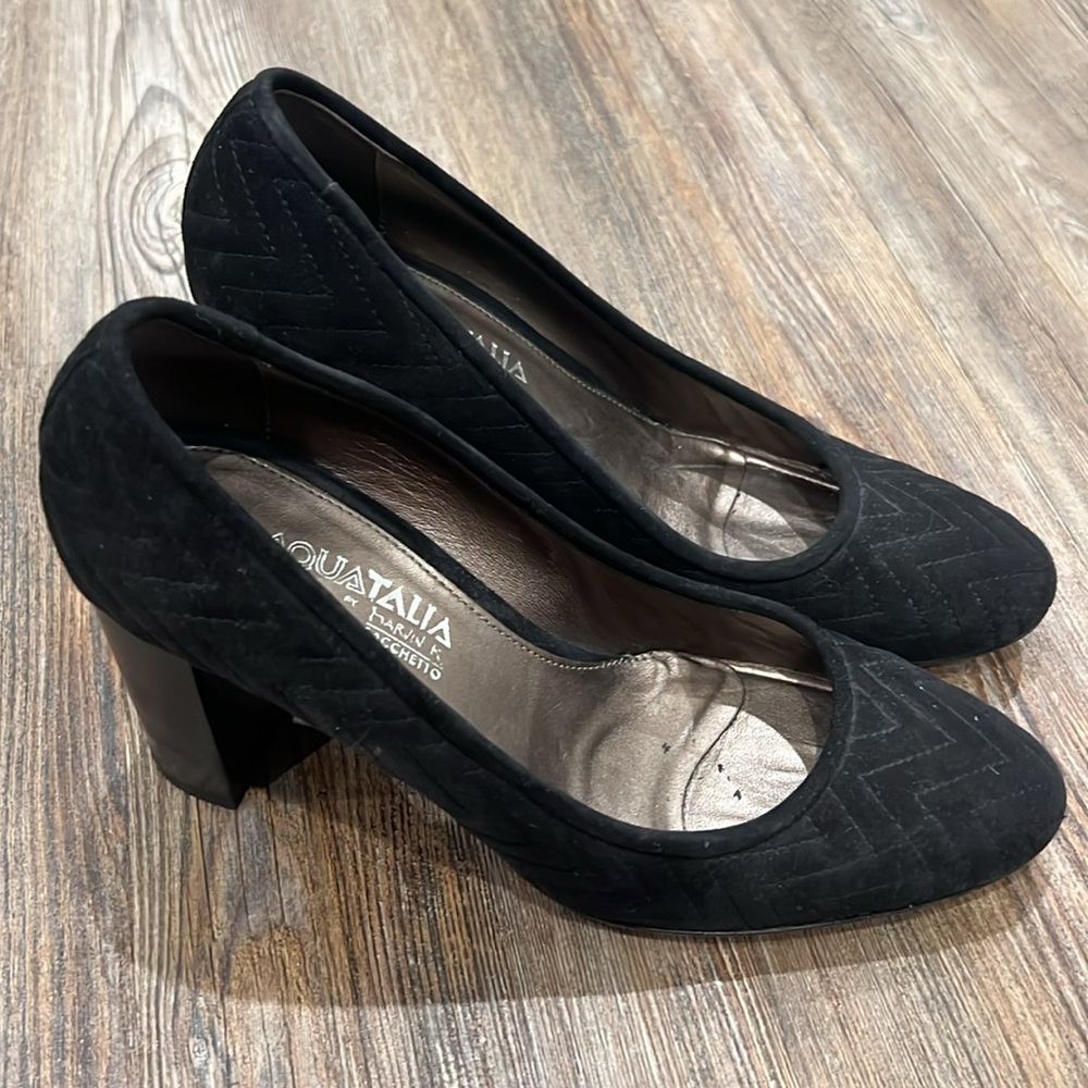 Aquatalia by Marvin K black suede block heel pumps size 8